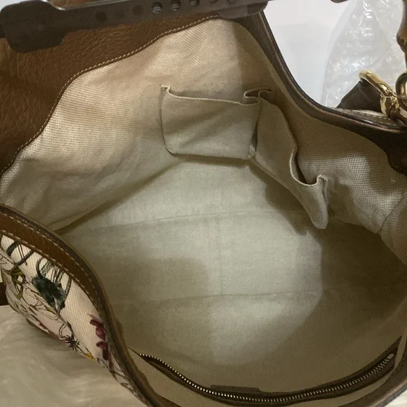 Gucci Bamboo White Floral Canvas Two Way Tote Bag - Picture 14 of 17